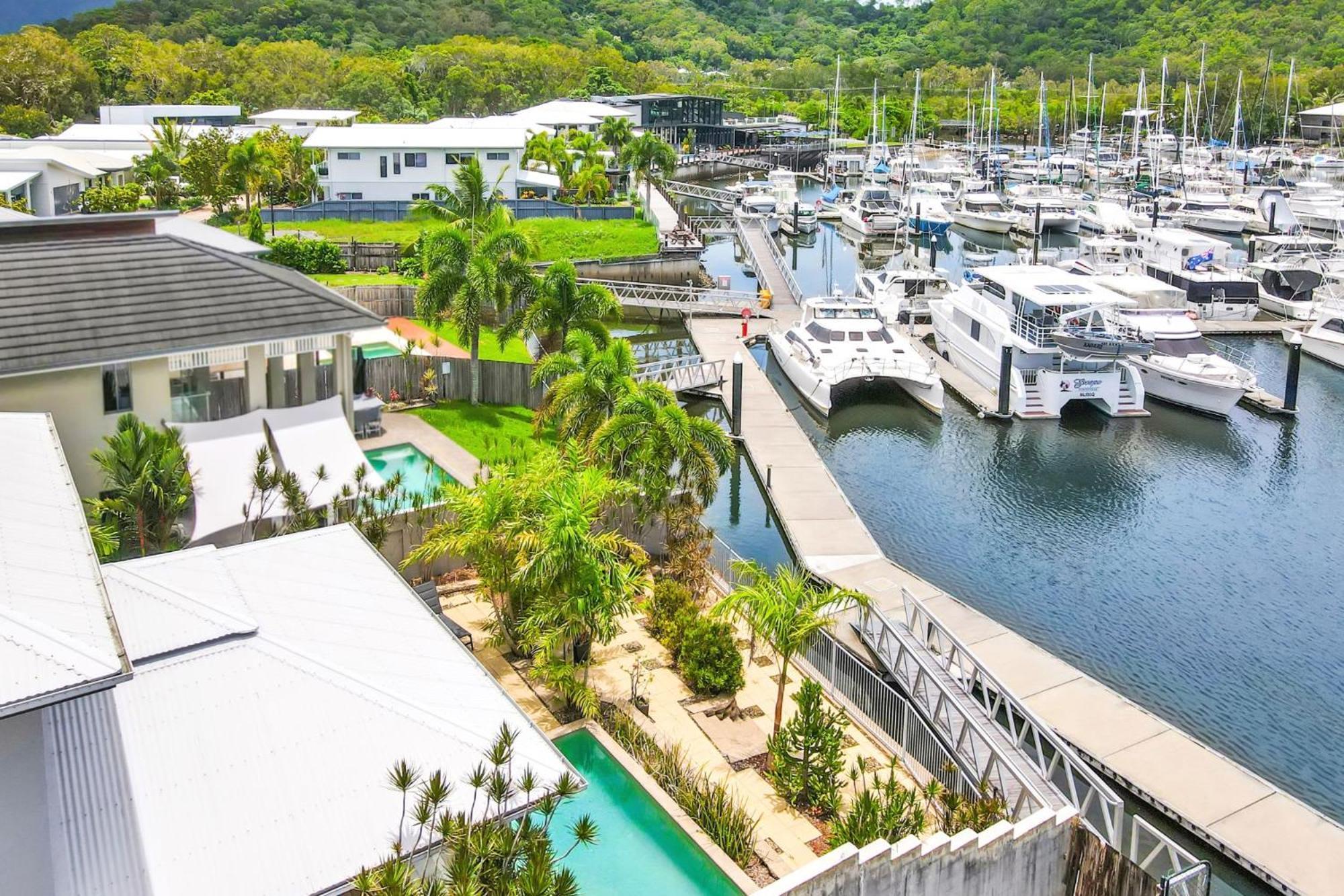 The Anchorage - Ultimate Waterfront Villa Trinity Beach Exterior photo